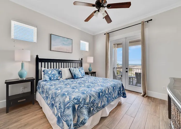 Tuxedo Flats By Gsvr - Beachside With Dual Living Areas & Backyard With Pools - Free Activities And Golf Holiday home *
