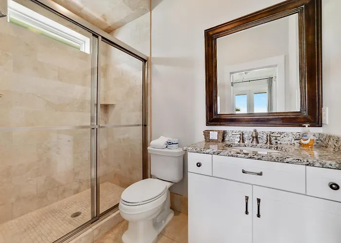 Tuxedo Flats By Gsvr - Beachside With Dual Living Areas & Backyard With Pools - Free Activities And Golf Holiday home Gulf Shores