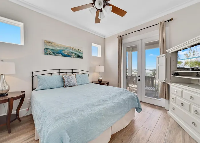 Tuxedo Flats By Gsvr - Beachside With Dual Living Areas & Backyard With Pools - Free Activities And Golf Holiday home