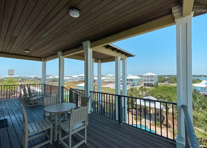 Holiday home Tuxedo Flats By Gsvr - Beachside With Dual Living Areas & Backyard With Pools - Free Activities And Golf *