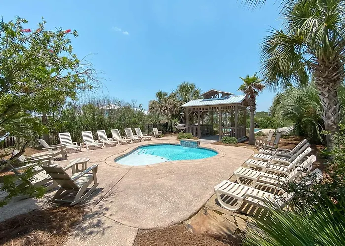 Tuxedo Flats By Gsvr - Beachside With Dual Living Areas & Backyard With Pools - Free Activities And Golf Holiday home