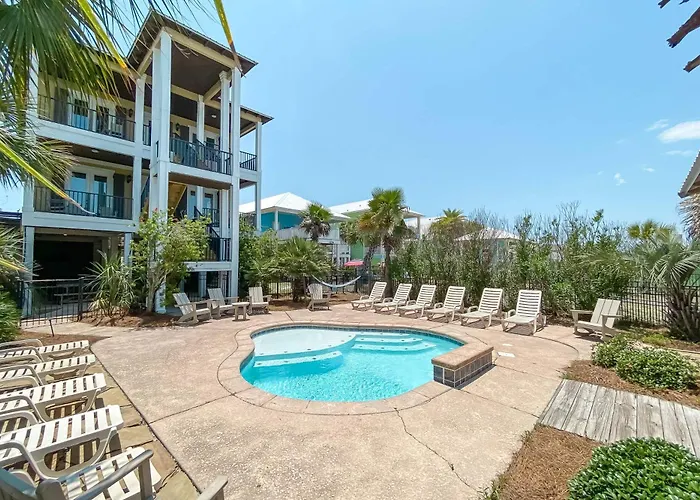 Tuxedo Flats By Gsvr - Beachside With Dual Living Areas & Backyard With Pools - Free Activities And Golf