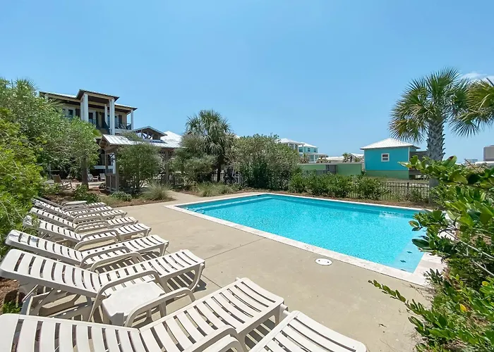 Holiday home Tuxedo Flats By Gsvr - Beachside With Dual Living Areas & Backyard With Pools - Free Activities And Golf